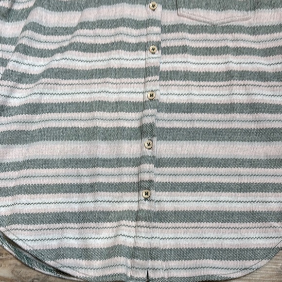 Carve Designs Striped Button-Up Shirt Size Medium - Picture 3 of 9